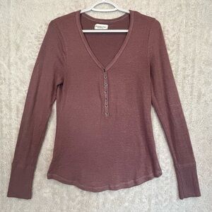 Y2K 90s Bella Henley Top S Grunge Normcore Indie Minimalist Street Coquette